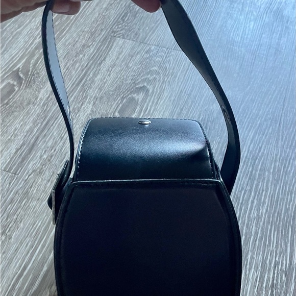 NWOT SUPER CUTE SQUARE UNIQUE BAG FOR GOING OUT! - Picture 7 of 7